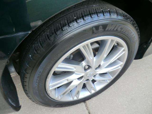 2014 Toyota Camry LE 31K Miles Backup Camera-Bluetooth-Clean CARFAX